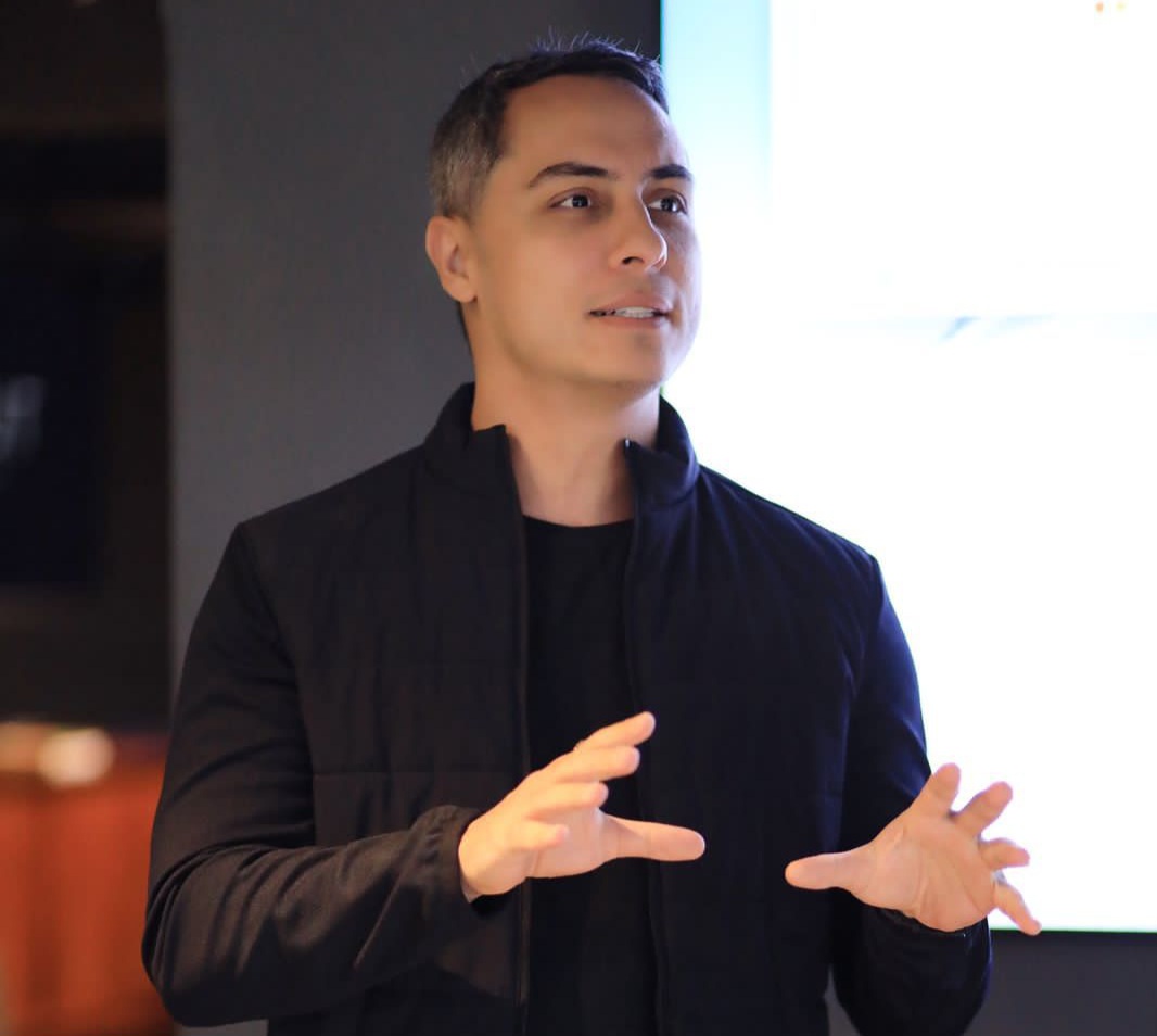 Planejar é sobreviver: empresário se consolida como referência em consultoria financeira.